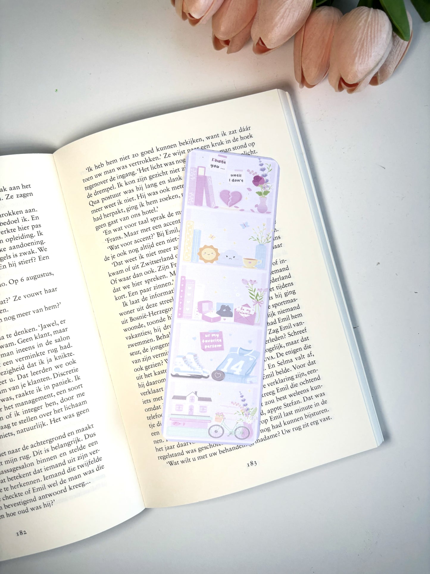 Cozy Bookshelf Boekenlegger | Cottagecore Bookish Bookmark